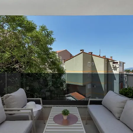 - Santric Apartment Makarska